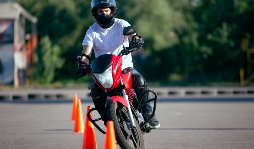 Jovem morre durante exame de moto para CNH, em Lorena