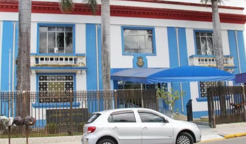 Vereadores de Cruzeiro aumentam salário em 109%