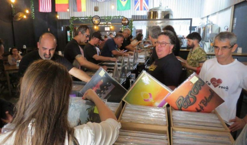 SJC tem edição de natal da 'Feira de Discos' neste sábado (7)