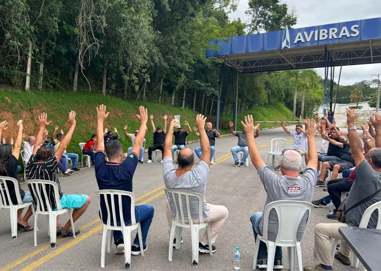 Trabalhadores da Avibras pedem isenção de impostos e cestas básicas