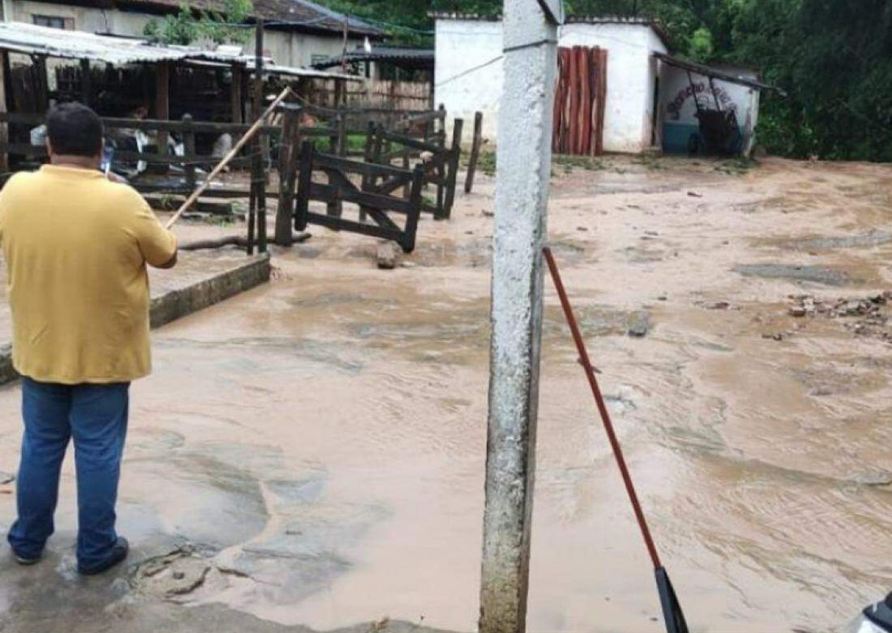 Chuva alaga Caminho da Fé e causa transtornos em Guaratinguetá