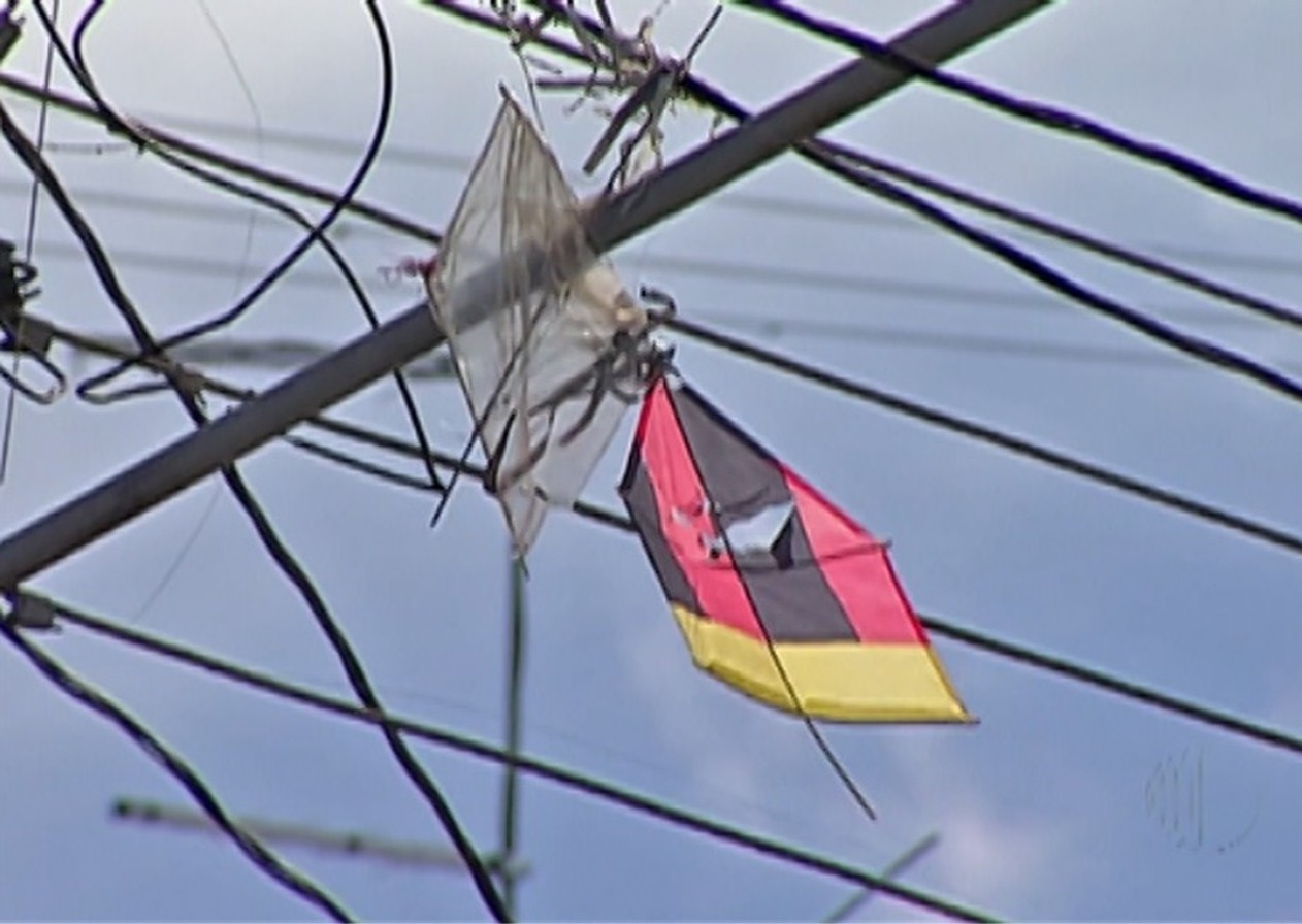 40 mil clientes da RMVale ficaram sem luz em 2024 por conta de pipas na fiação