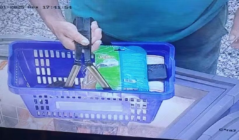 Idoso é preso por filmar partes intimas de mulheres em supermercado de SJC