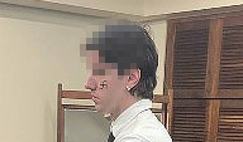 Aluno tenta participar de formatura com suástica pintada no rosto