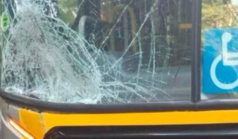 Ciclista morre após colidir com ônibus em Ubatuba