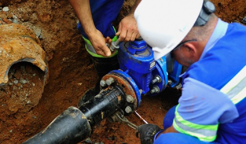 Obras da Sabesp em Pindamonhangaba interrompem fornecimento de água