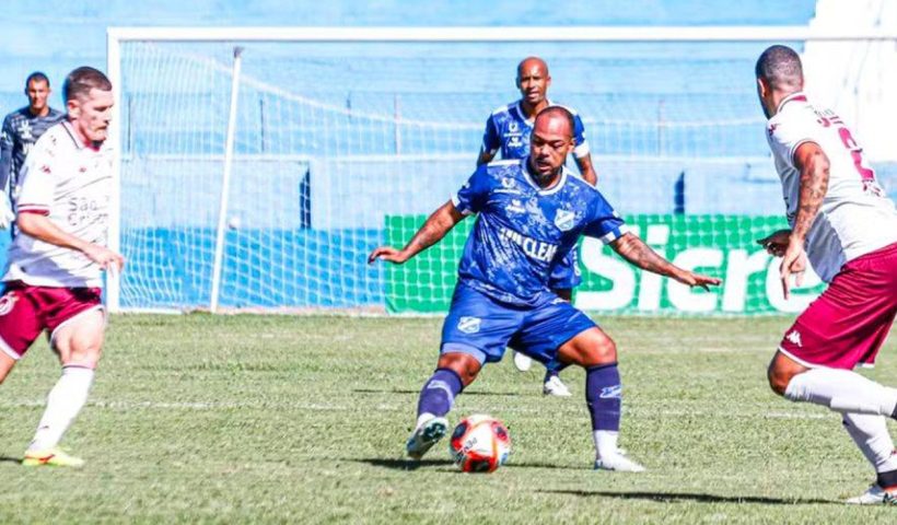 Taubaté empata sem gols com o Juventus