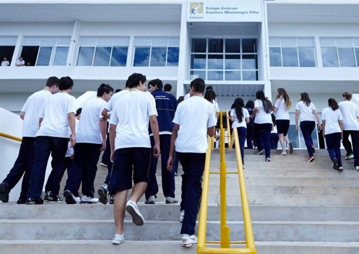 Colégios Embraer oferecem 240 vagas para Ensino Médio