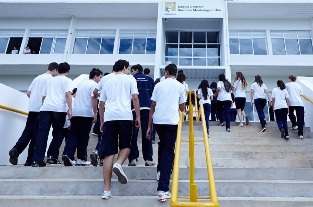 Colégios Embraer oferecem 240 vagas para Ensino Médio