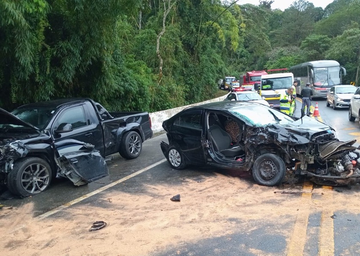 Acidente deixa dois feridos na Rodovia Floriano Rodrigues Pinheiro