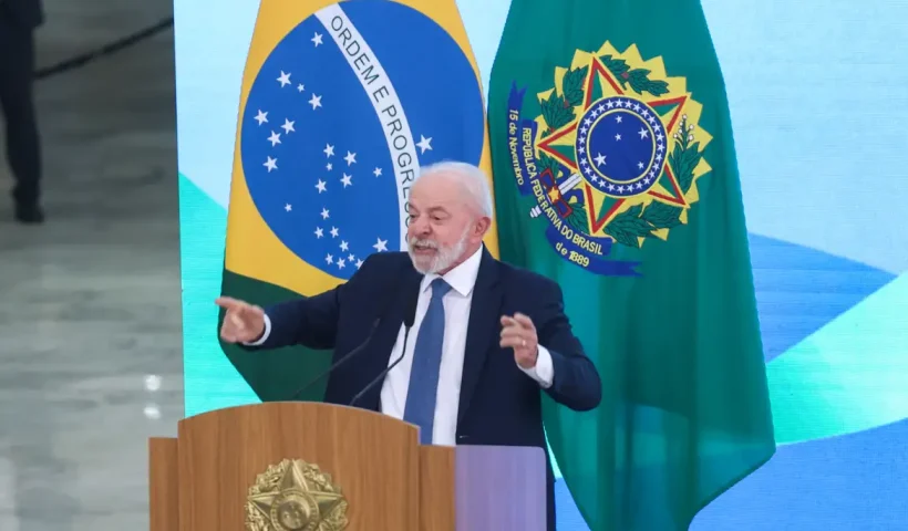 Lula critica aprovação da PEC da Blindagem
