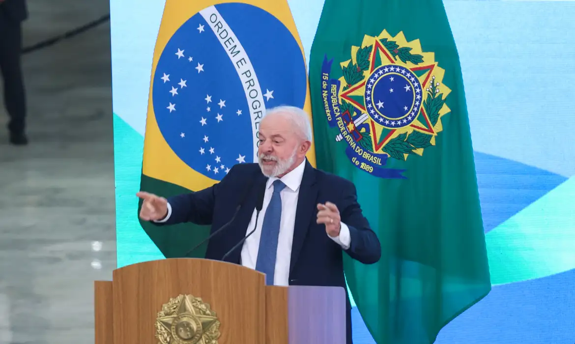 Lula critica aprovação da PEC da Blindagem