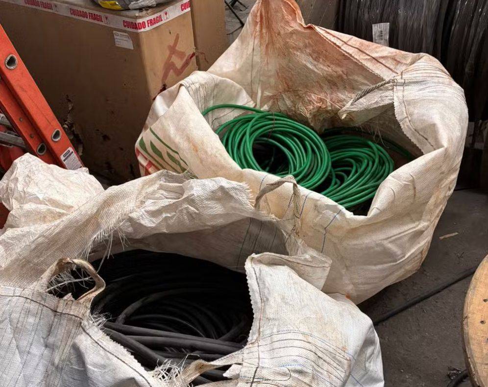 Dupla é presa ao tentar furtar 460 kg de fios de cobre em indústria de Pinda