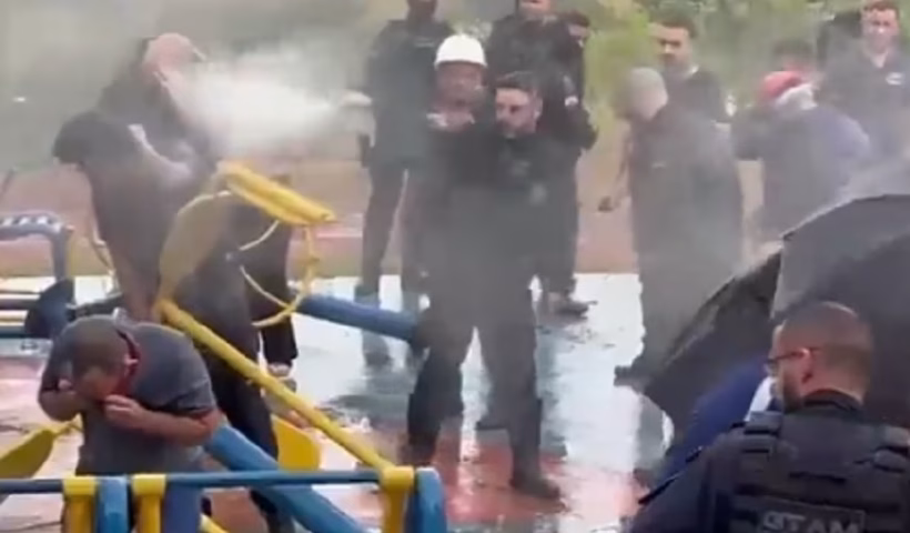 Guarda Civil utiliza spray de pimenta em protesto pacífico por parquinho em SJC