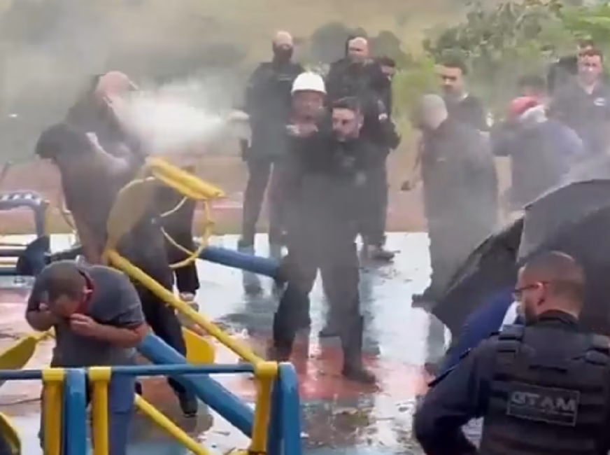 Guarda Civil utiliza spray de pimenta em protesto pacífico por parquinho em SJC