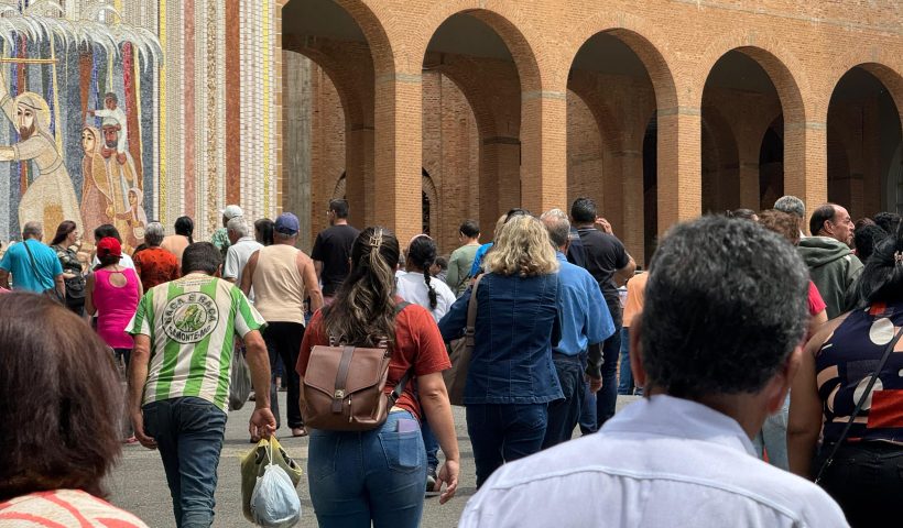 Quase 500 mil pessoas passaram pelo Santuário Nacional de Aparecida durante a Festa da Padroeira