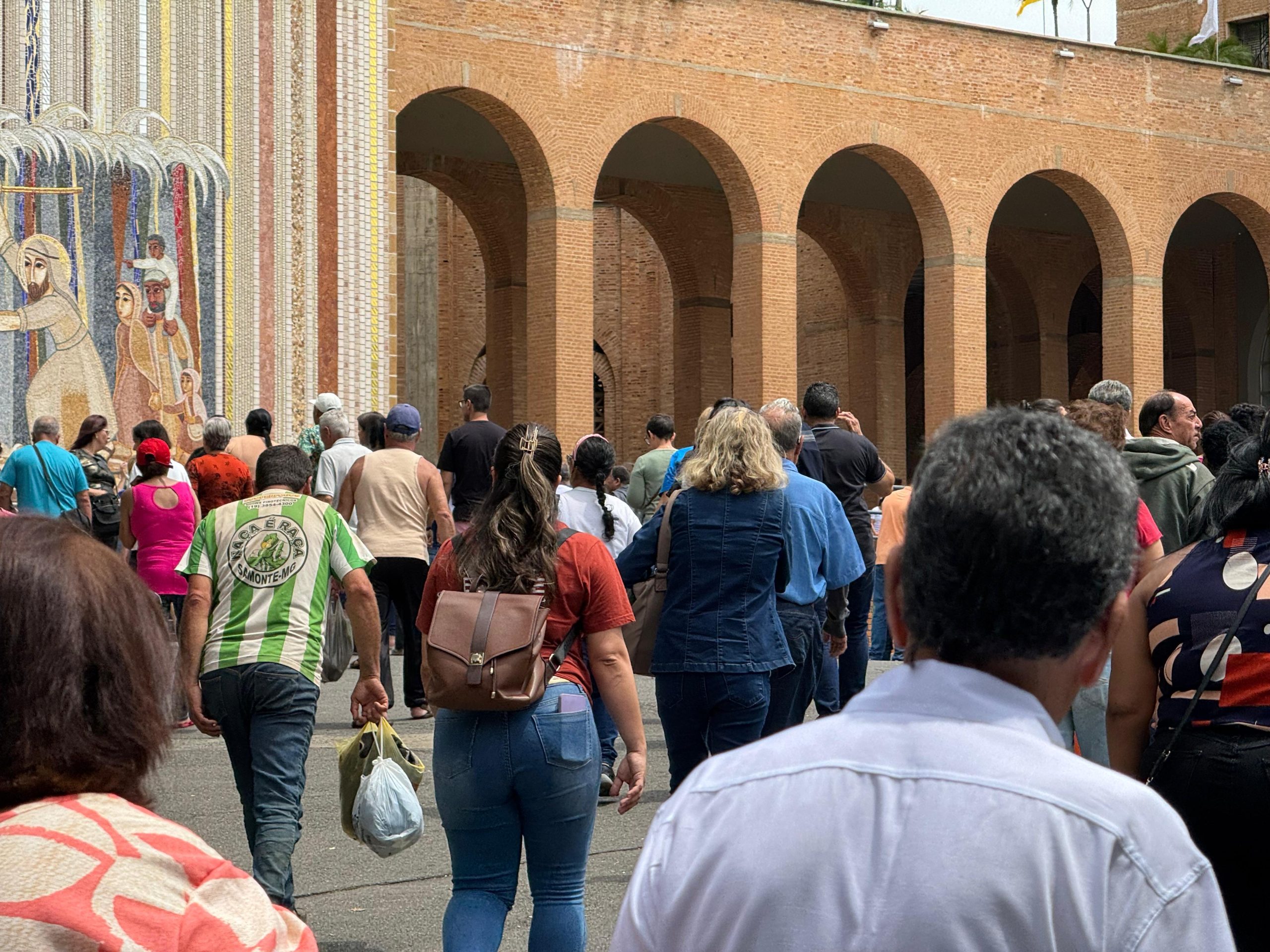 Quase 500 mil pessoas passaram pelo Santuário Nacional de Aparecida durante a Festa da Padroeira