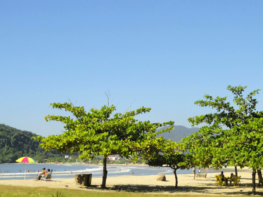 Homem morre afogado ao salvar filho em praia de Ubatuba