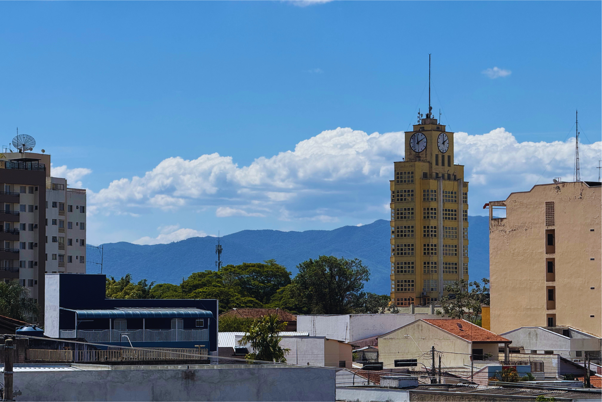 Taubaté registra 37,7°C e bate novo recorde de calor em 2025