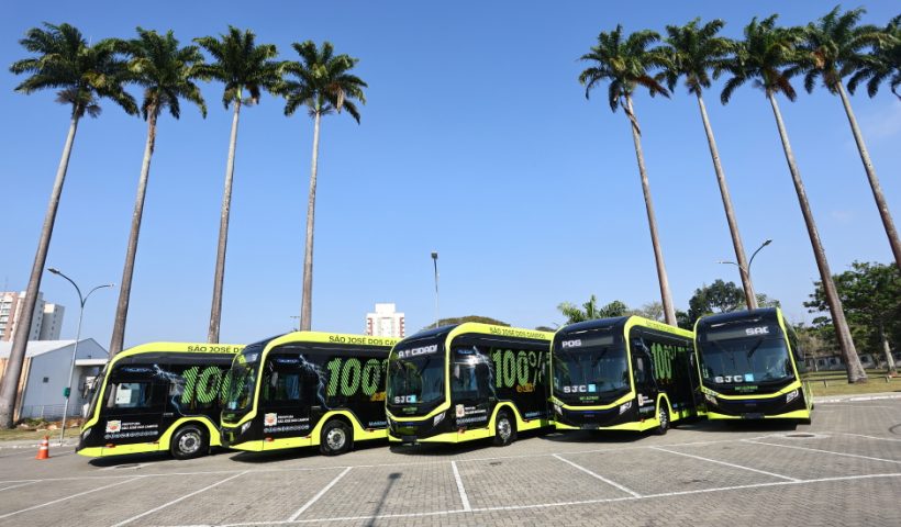 Prefeitura apresenta os primeiros ônibus da nova frota elétrica