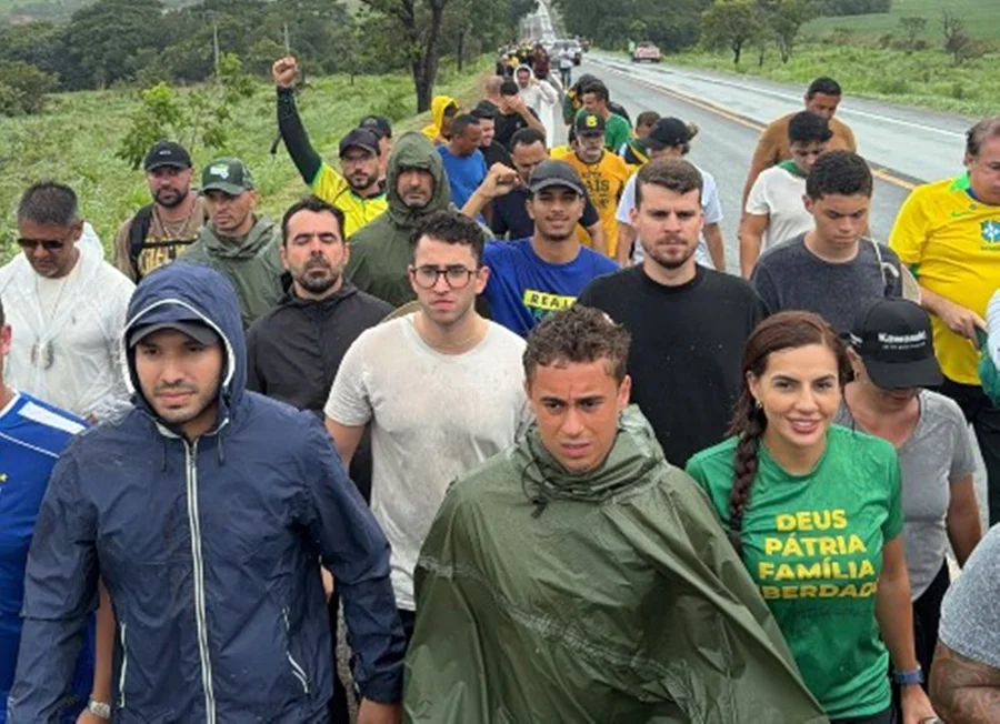 Parlamentares de São José dos Campos aderem à caminhada de Nikolas Ferreira rumo a Brasília