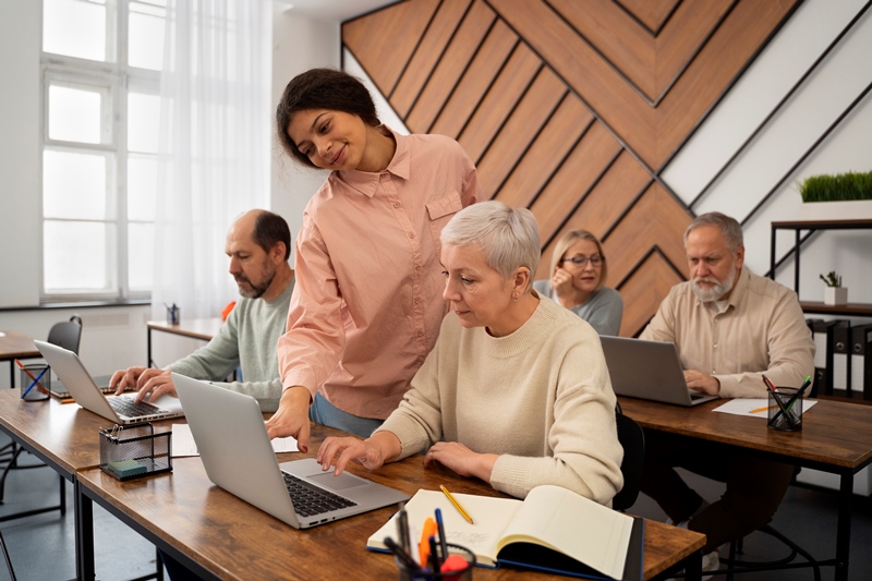 Jacareí encerra nesta terça-feira inscrições para cursos de qualificação voltados ao público 60+