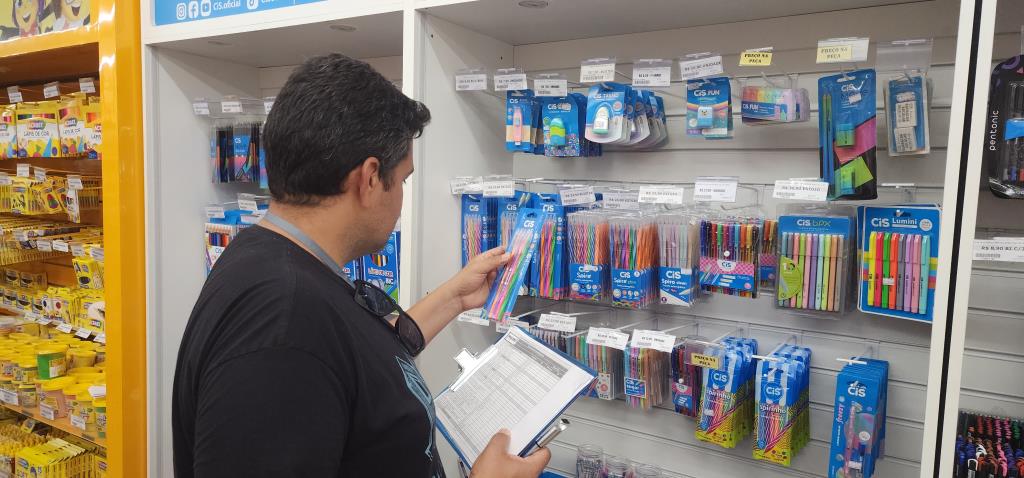 Pesquisa do Procon aponta variação superior a 1000% no material escolar em Taubaté