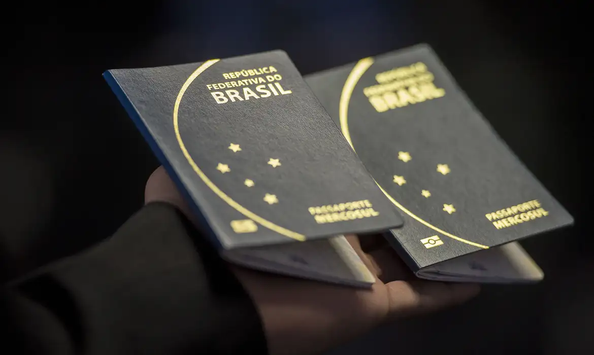 Estados Unidos suspendem processamento de vistos para 75 países, incluindo o Brasil