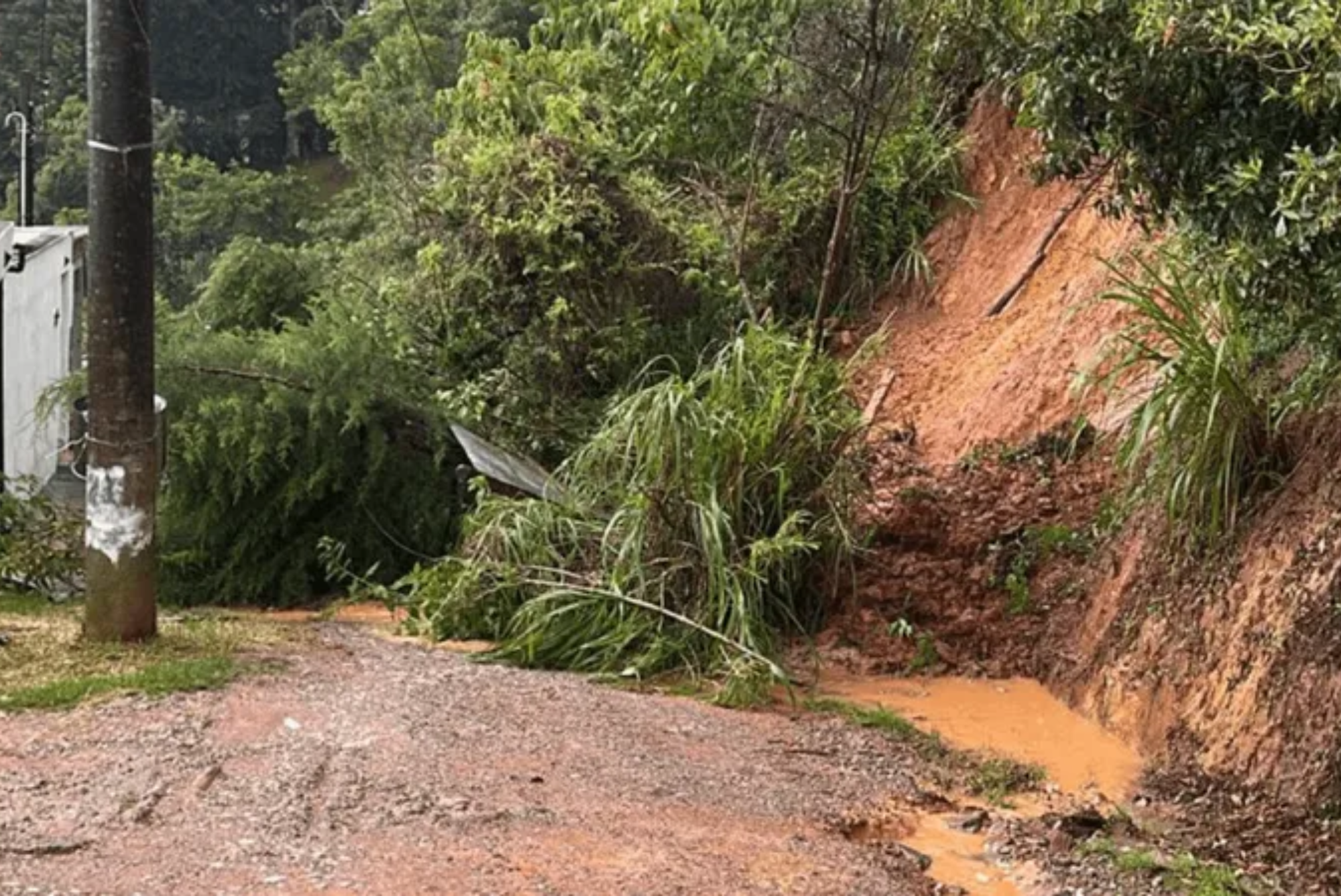 Ubatuba entra em alerta vermelho com risco máximo de deslizamentos