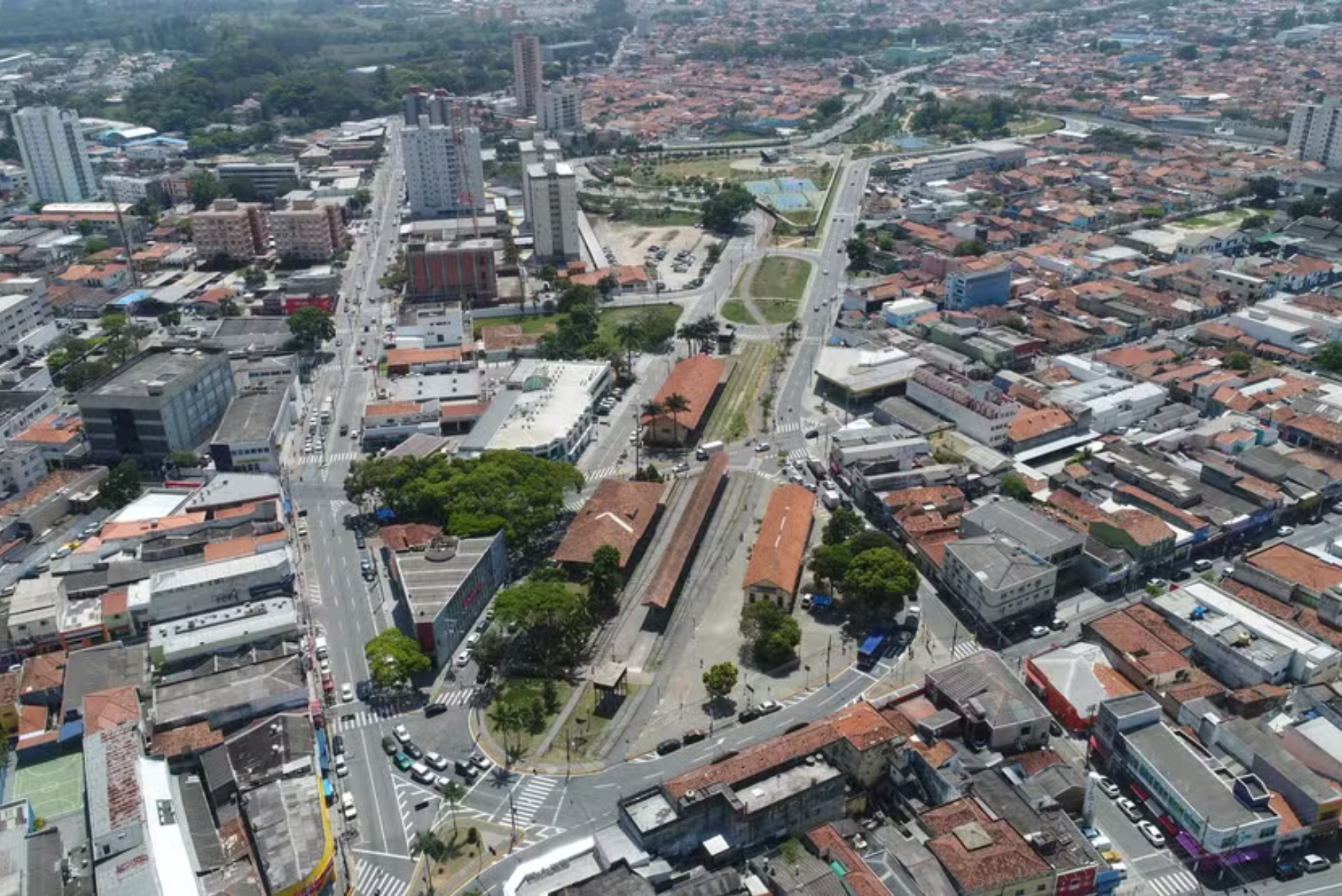 Prefeitura de Jacareí abre concursos com salários de até 10 mil reais