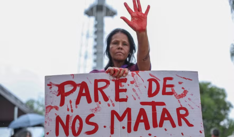 Brasil registra alta no feminicídio e falha na eficácia de medidas protetivas