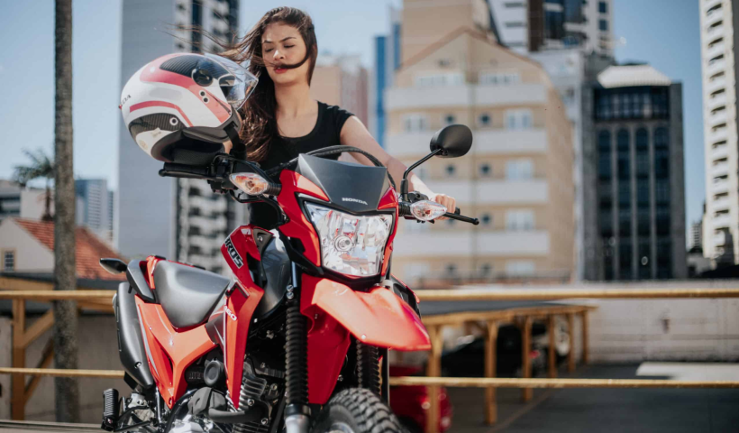 Taubaté oferece curso gratuito de direção defensiva para motociclistas mulheres