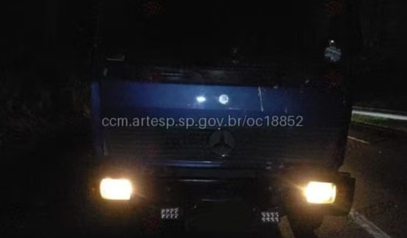Acidente entre caminhão e moto deixa um morto na Carvalho Pinto, em Caçapava