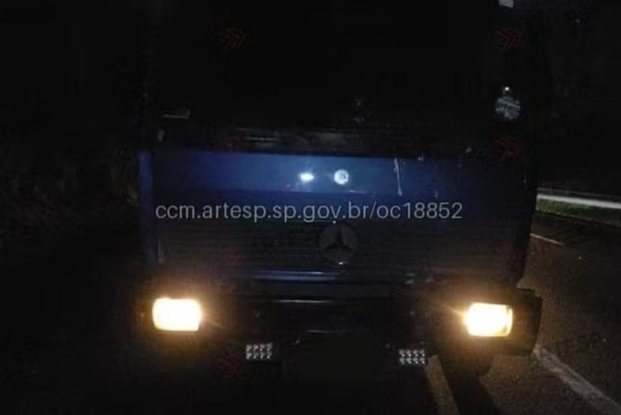 Acidente entre caminhão e moto deixa um morto na Carvalho Pinto, em Caçapava