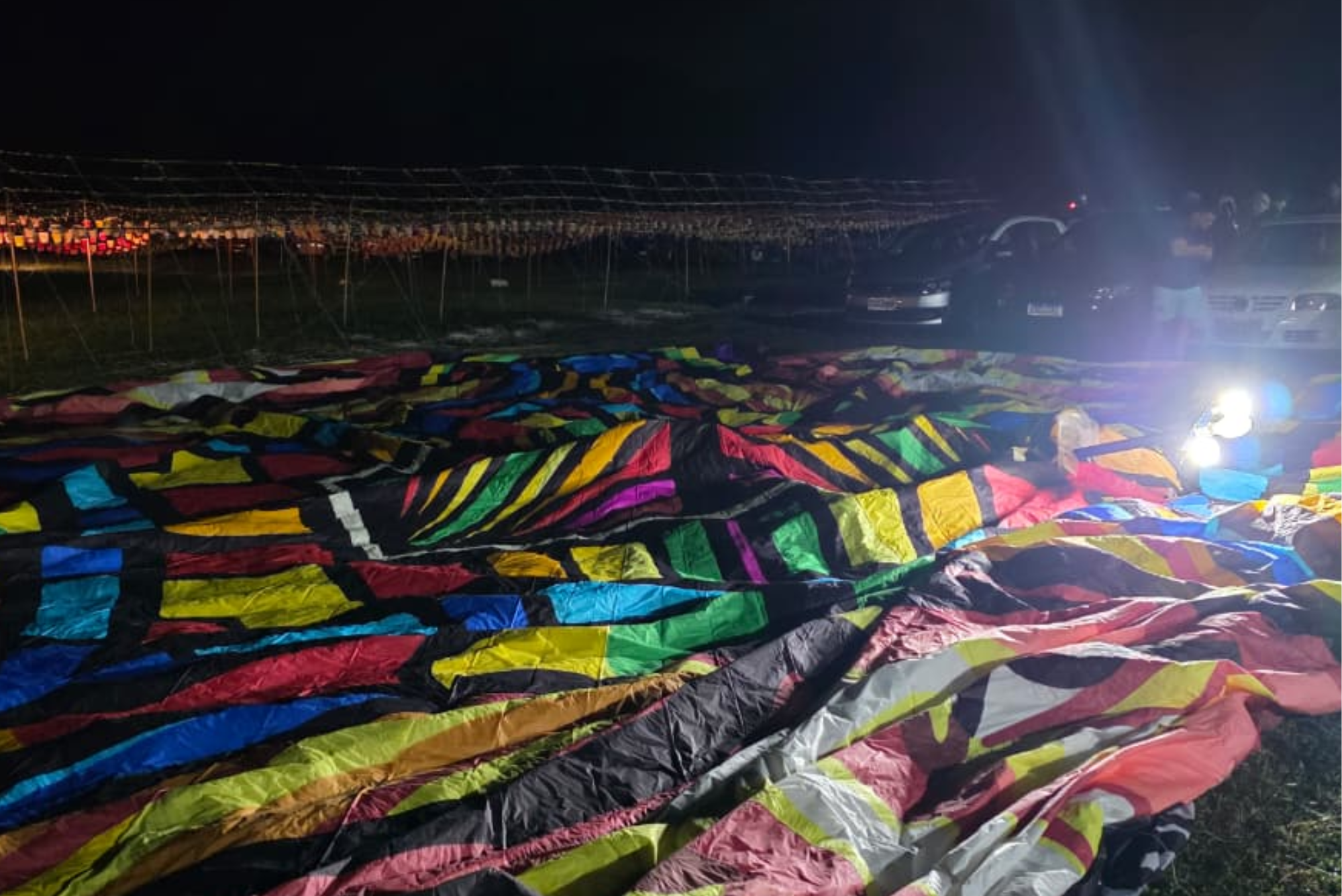 GCM de Jacareí interrompe festa clandestina e apreende balões de 40 metros