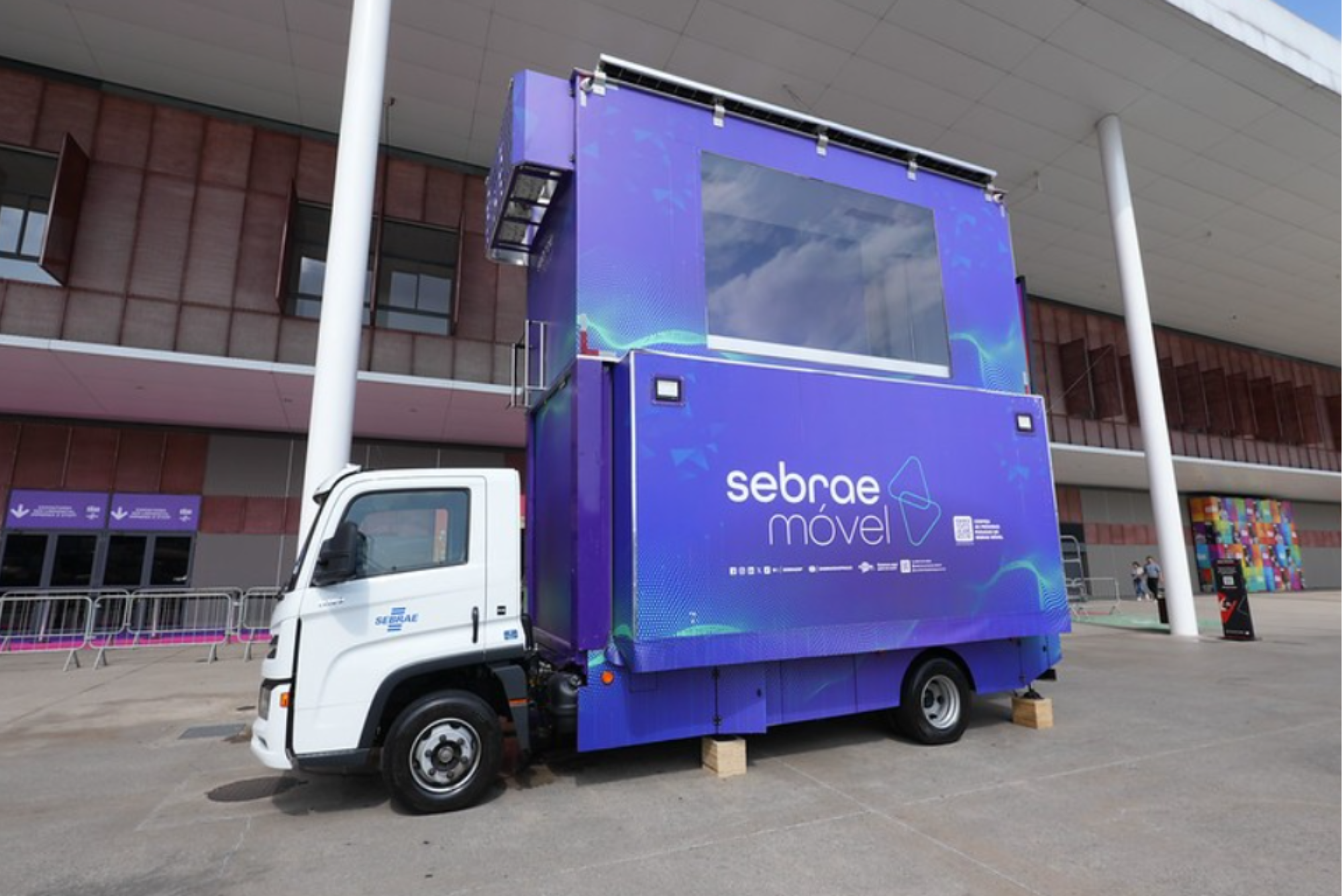 Sebrae Móvel Visita Aparecida e Potim com Consultoria Gratuita para Pequenas Empresas