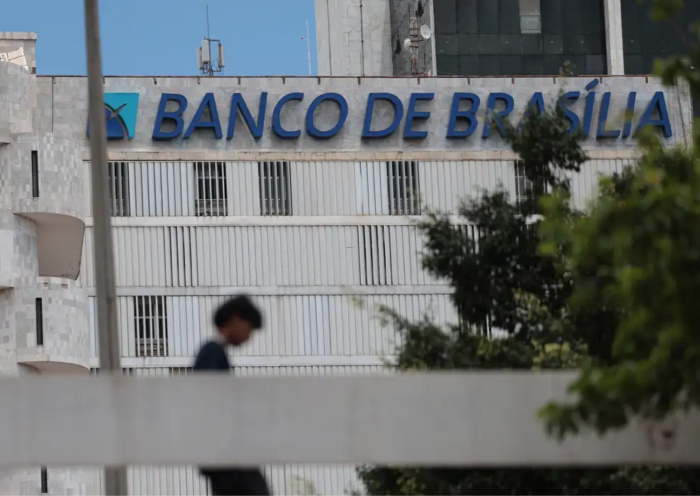 Operação Investiga Descontos Ilegais em Salários de Servidores no DF