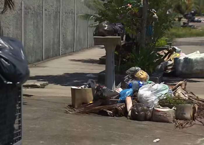 Prefeito de Caraguatatuba veta projeto que extinguia taxa do lixo