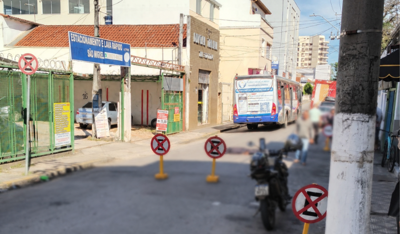 Idosa de 78 anos morre após ser atropelada por ônibus em Guaratinguetá