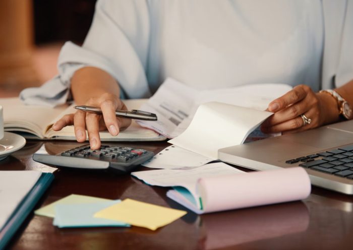 Emprestar o CPF? Pesquisa revela que 34% acabam endividados