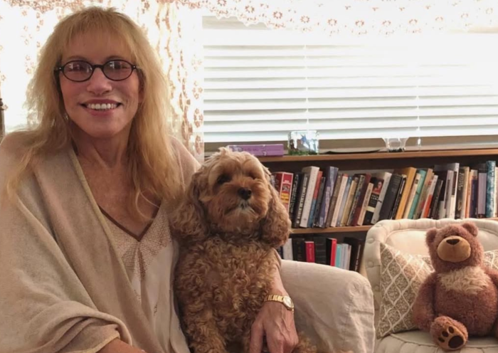 Carly Simon Lança Música e Anuncia Primeiro Álbum em 18 Anos