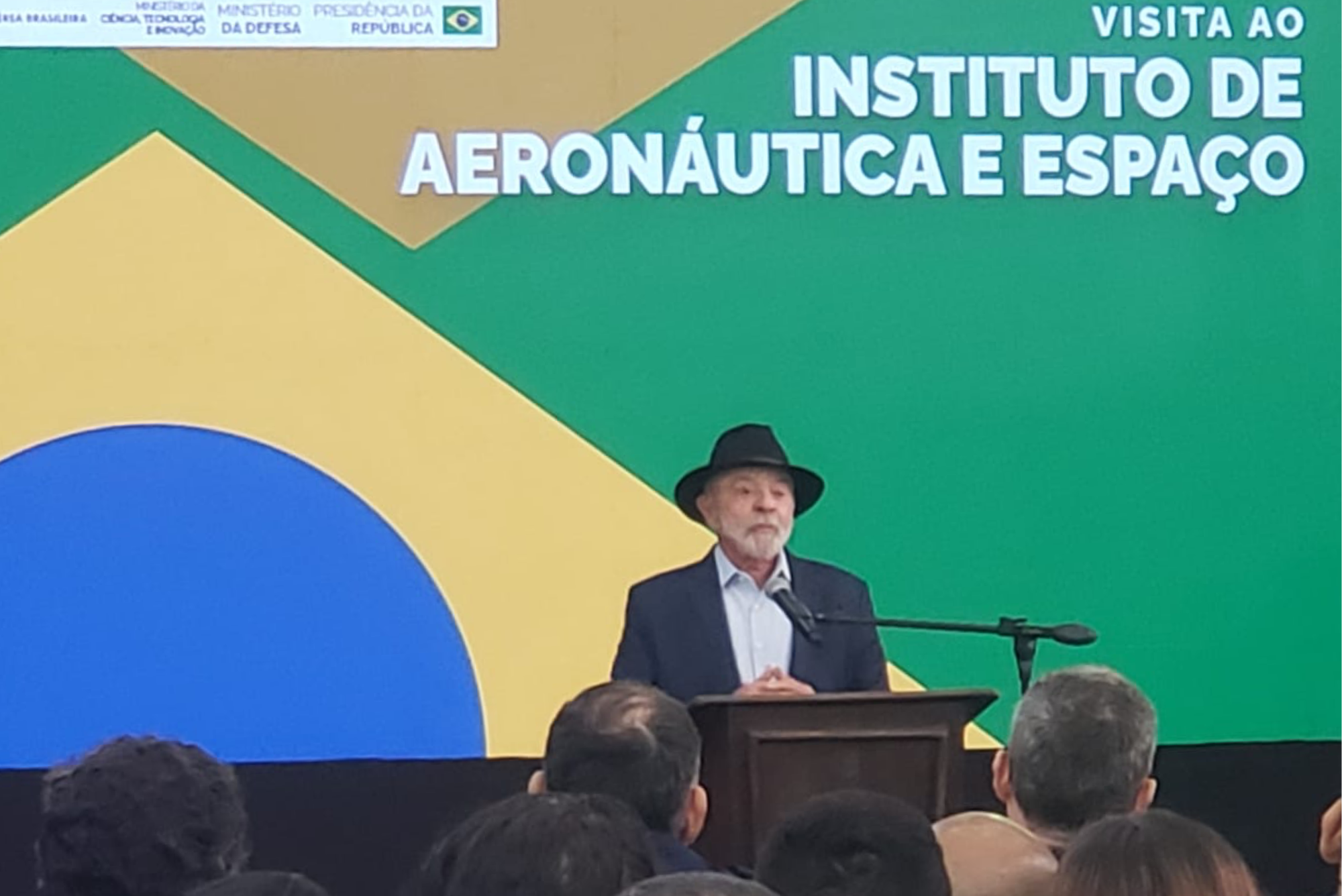 Lula defende indústria de defesa e celebra nova turbina a etanol em São José dos Campos