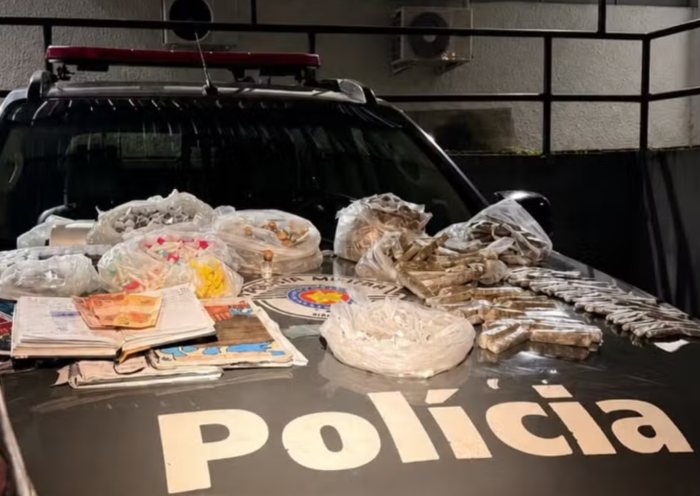 Homem é preso com mais de 2.600 porções de drogas no Jardim Pararangaba em São José