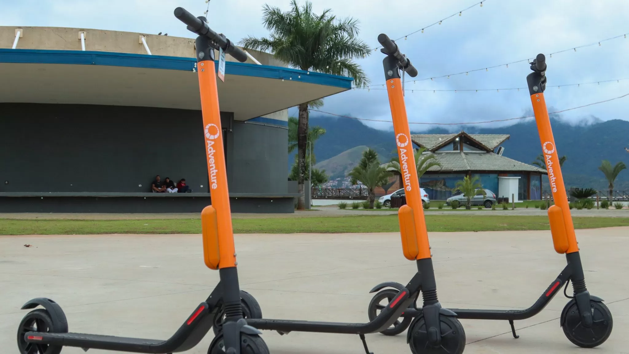 São Sebastião começa operação com 250 patinetes elétricos