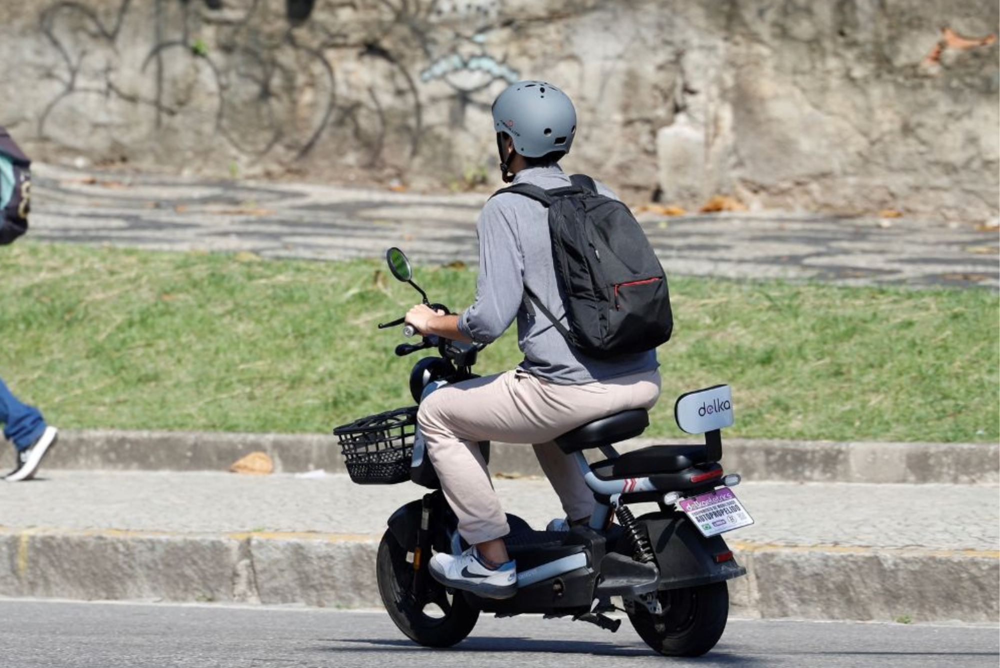 Câmara de Taubaté aprova regras para motos elétricas
