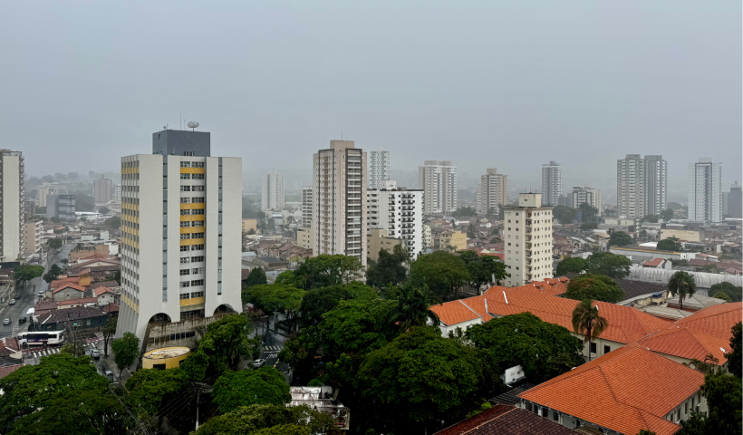 Frente fria traz chuva e queda de temperatura ao Vale