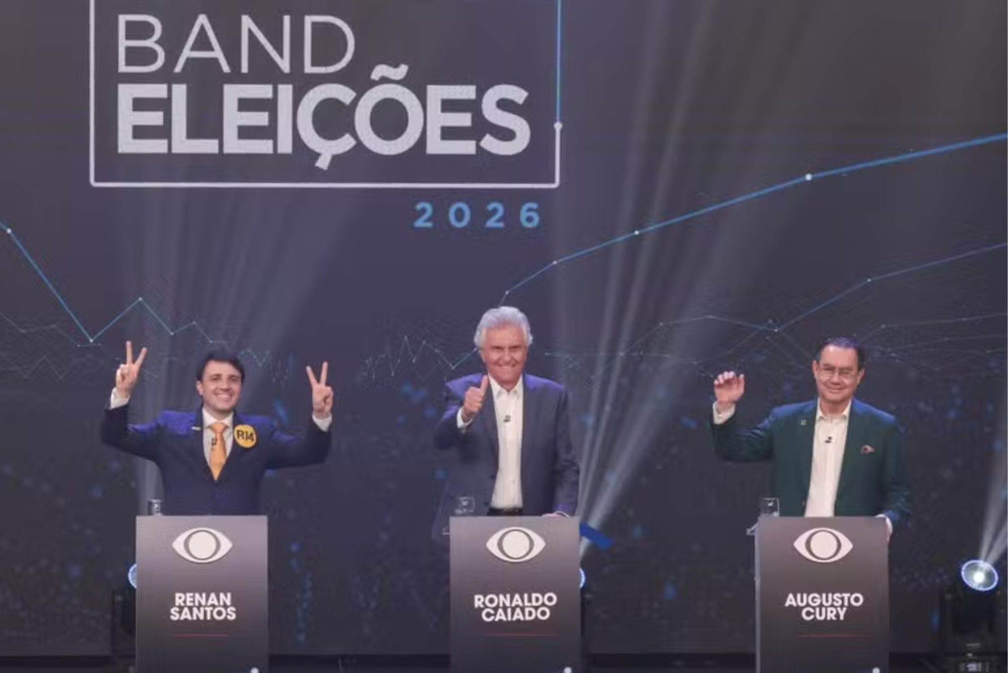 Primeiro debate presidencial tem críticas a Lula e Flávio Bolsonaro