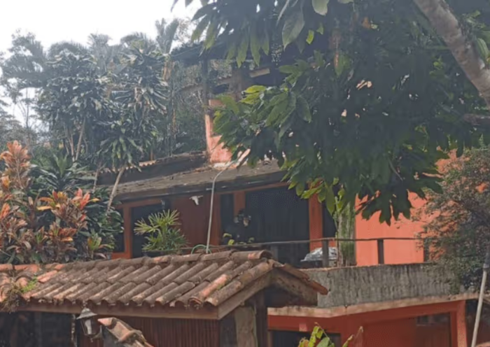 Incêndio Destrói Casa em São Sebastião e Deixa Morador em Estado Grave