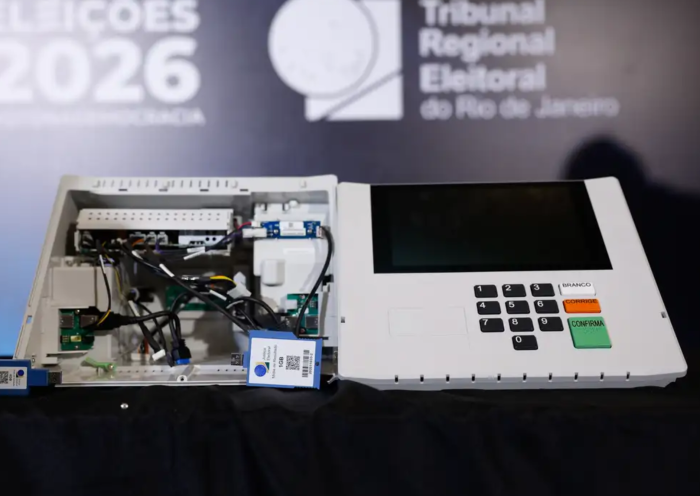 TSE Abre Urna Eletrônica ao Vivo Pela Primeira Vez para Mostrar Segurança