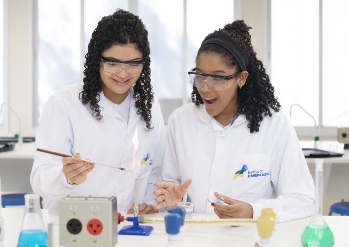Instituto Embraer abre olimpíada científica para meninas